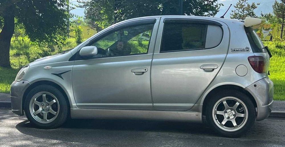 Toyota Vitz 2003