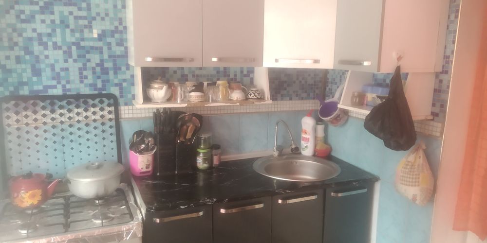 4 xonaliy uy sotiladi