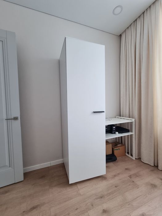 Шкаф 210х60х60 .