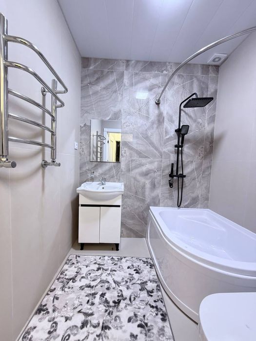 Vokzal Saodat restoran ruparasida 3 xona kvartira sotiladi