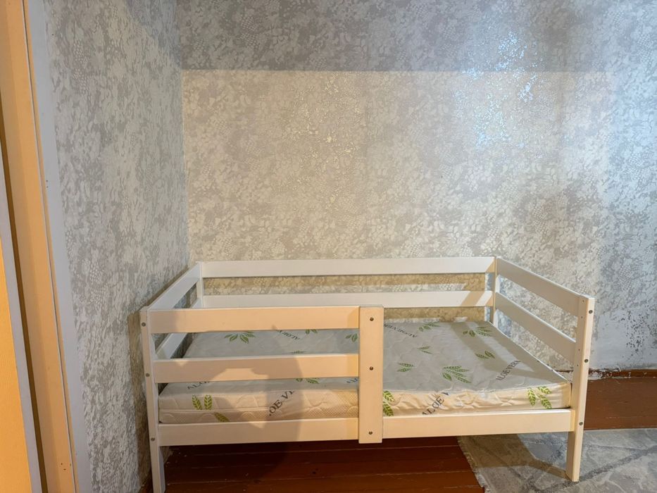 Детский кровать  2 шт