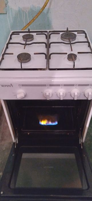 Газ плита жасап тур