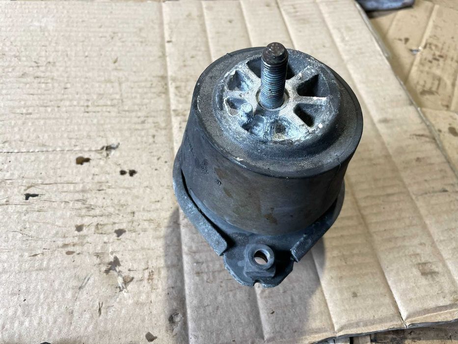 Тампон Двигател Ляв Porsche Cayenne 957 4,8 V8