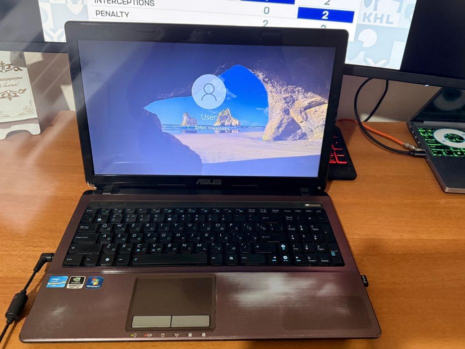 Ноутбук asus продам