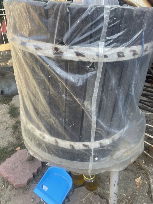 De vanzare tasc vechi dar functional