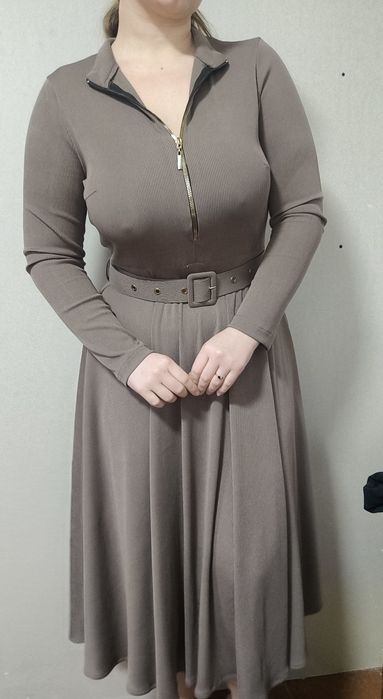 Продам платье коричневое