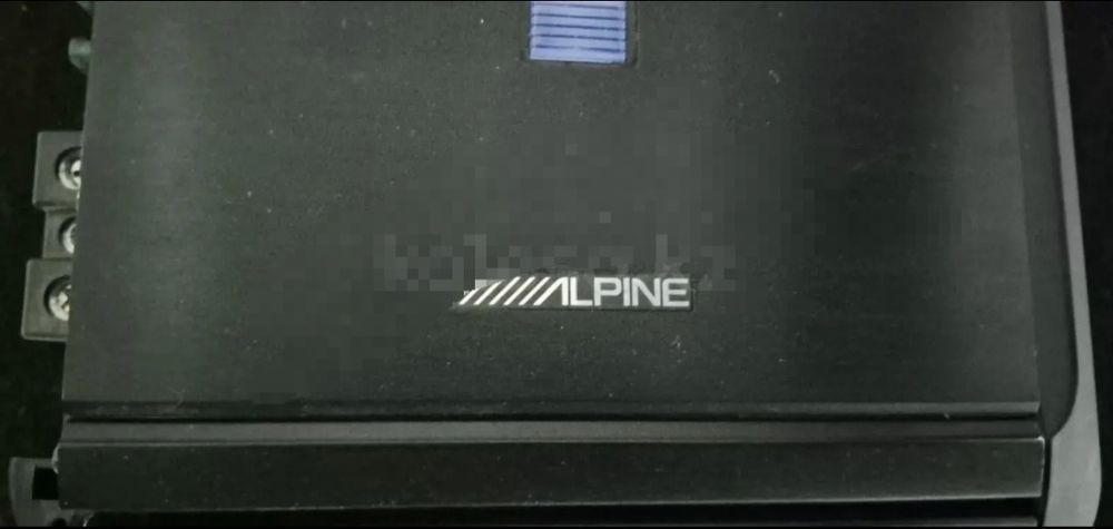 Сабвуфер Helix, с усилителем Alpine