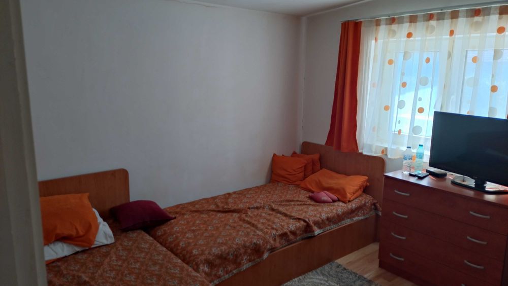 Дава се под наем Къща в с. Поляна, Област Силистра - 200 кв.м за 130000 € - Снимка #14