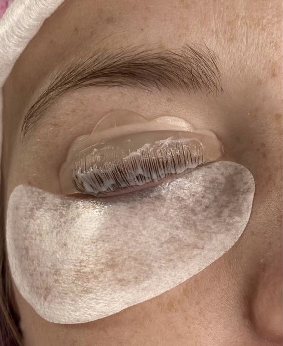 Ламинирование бровей и ресниц