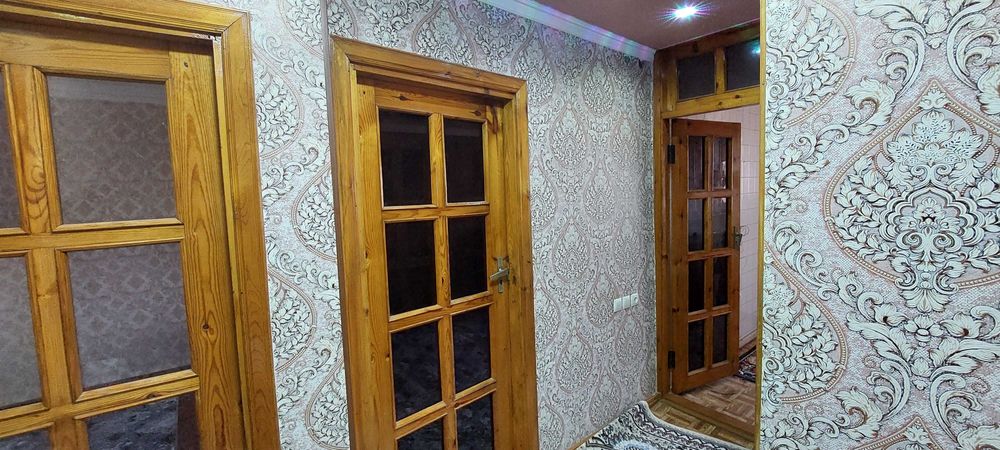 Самарканд шахри,  Селхоз институт рупарасида 3 хоналик уй