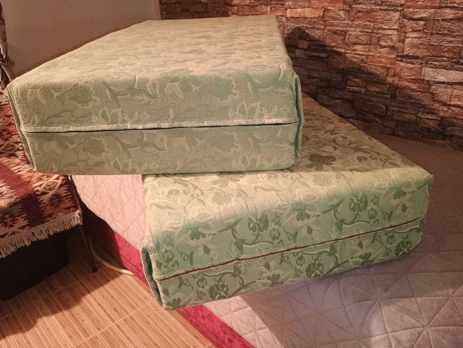 2 perne din burete 100x50x20 densitate 40 Kg/m3 cu huse detașabile