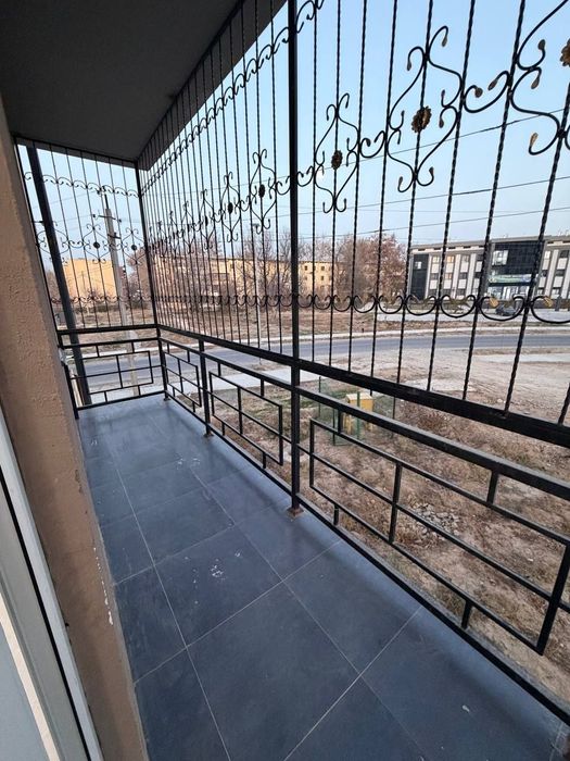 Сдаётся 1 ком квартира в чирчике 2 этаж 2 мкн новый узбекистон