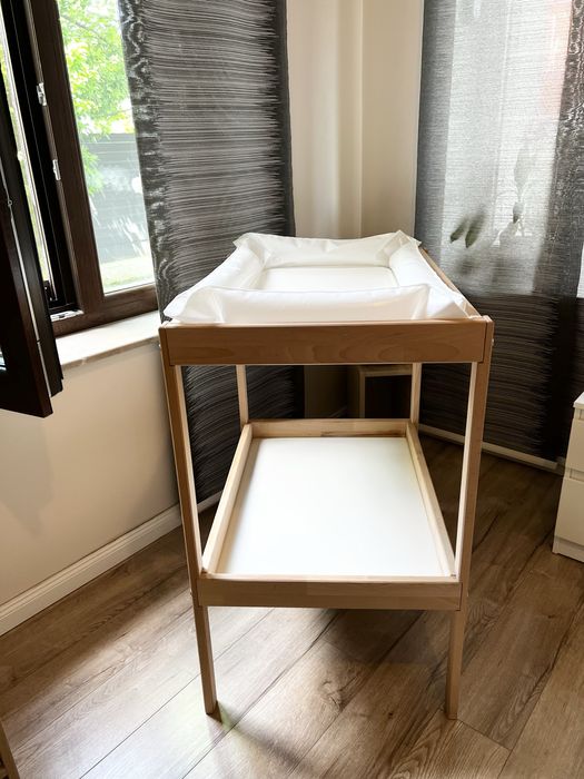 Masa de infasat + saltea Ikea