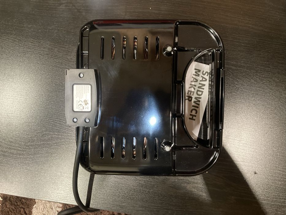 Продавам чисто нова електрическа скара sandwich maker
