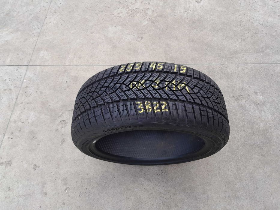 O anvelopa iarna 255 45 19 goodyear ultragrip performance + 9 mm 3822
