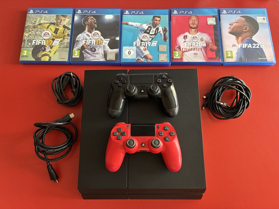 Consolă Sony PS4 FAT CUH-1216A– 4 controllere originale + jocuri FIFA – stare foarte bună
