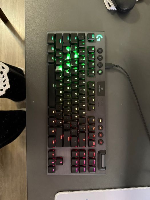 Продам Logitech g913 Tkl