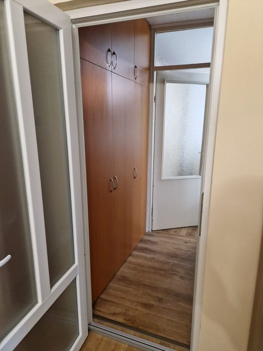 Vând apartament cu 2 camere!