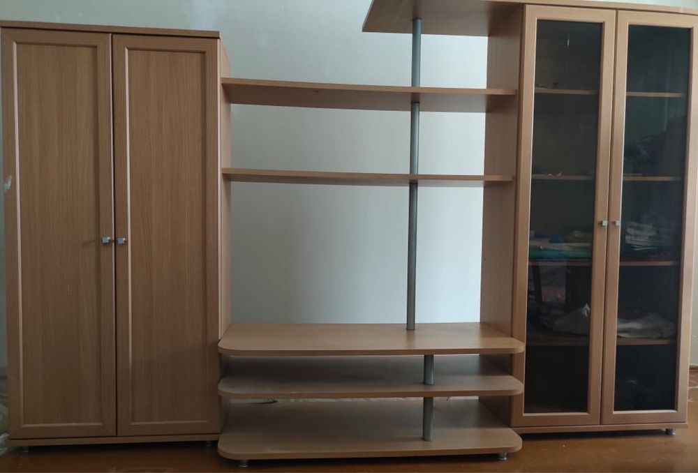 Продам стенку в зал