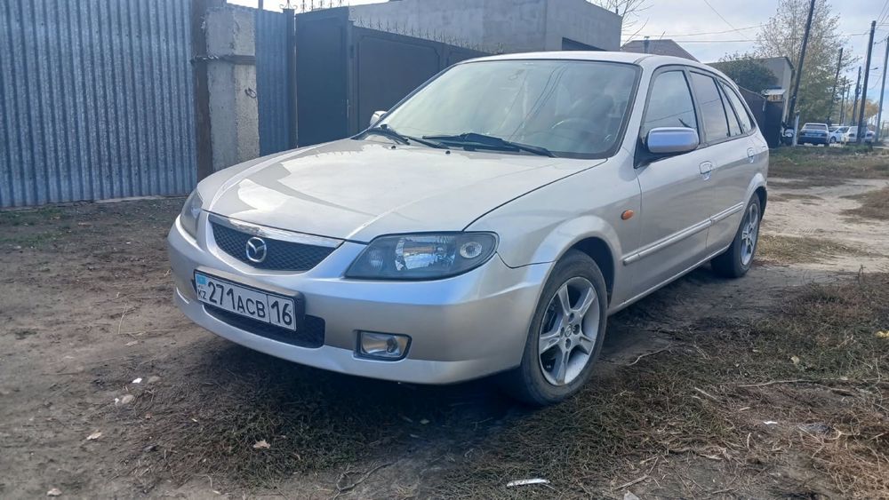 Продам машину Мазда 323