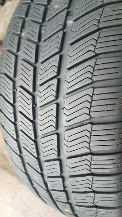 245/45/18 Barum .