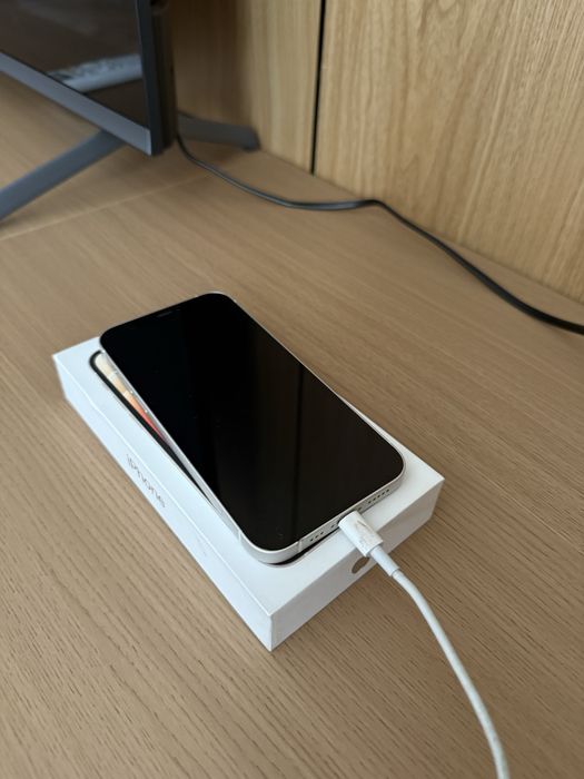 iPhone 12 в нерабочем состоянии