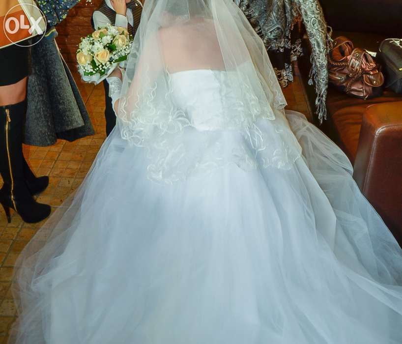 продаю свадебное платье!майкудук.