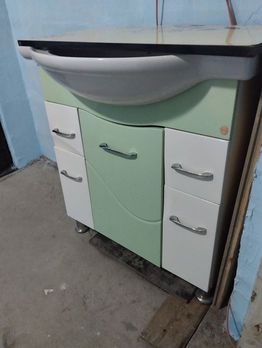 Продам мойку с зеркалом.