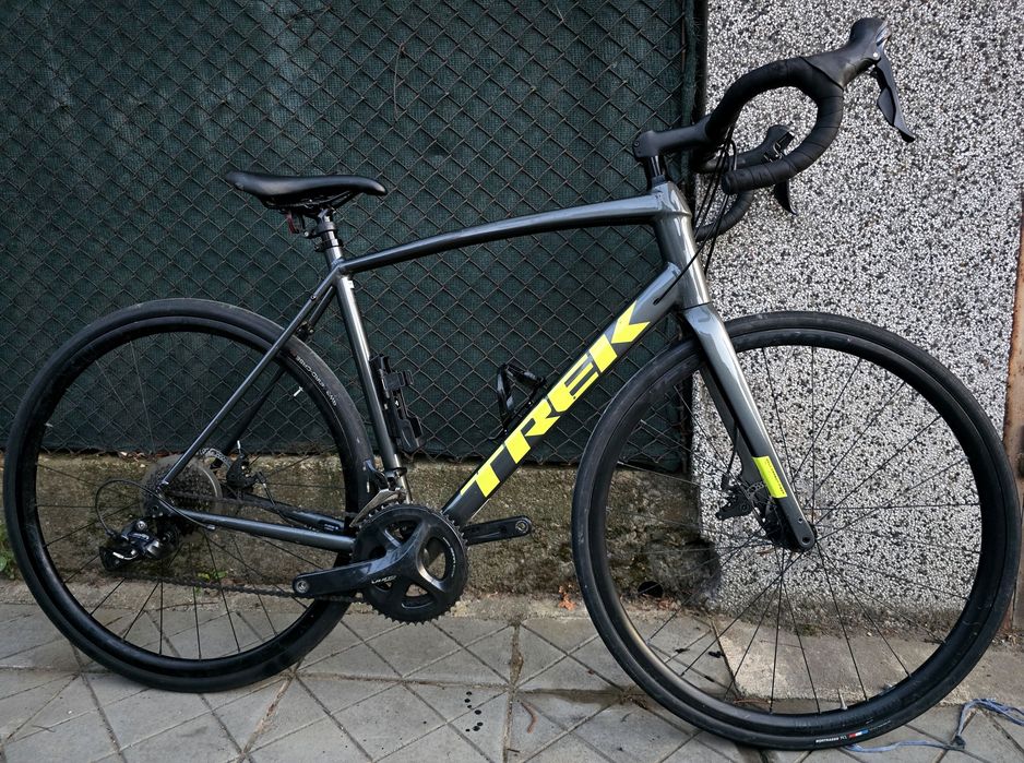 Trek Domane 3 endurance 28 цола 58см Sora монтаж 2х9 алуминиев проходни оси дискови спирачки