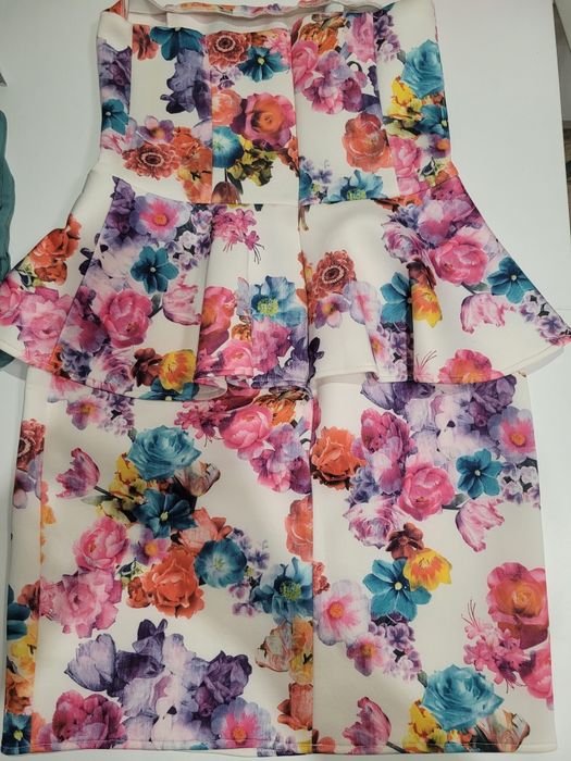 Рокля KATRUS на цветя