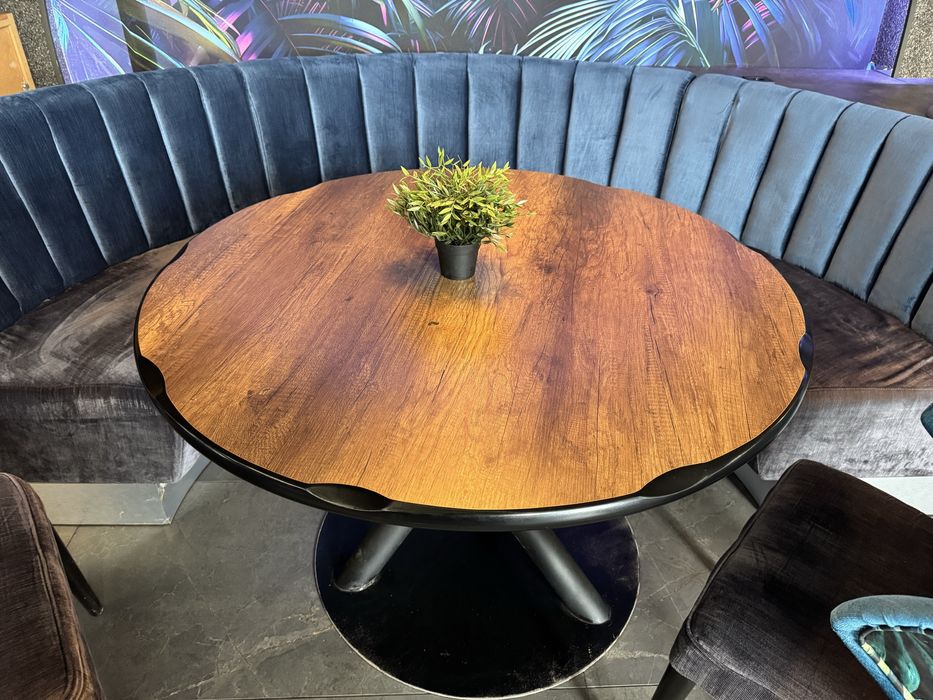 Столове и маси (външна и вътрешна употреба)