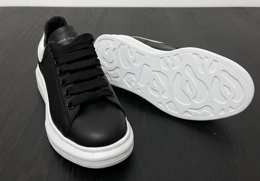 Adidasi Alexander Mcqueen Negru Alb