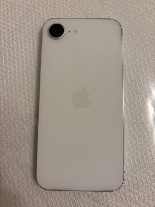Iphone 16e 128gb на гарантии