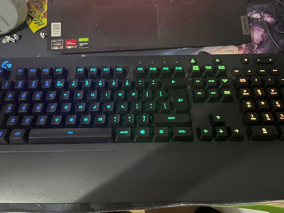 vand tastatura si mousepad