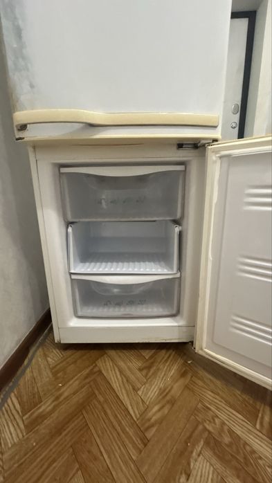 Продам холодильник Samsung