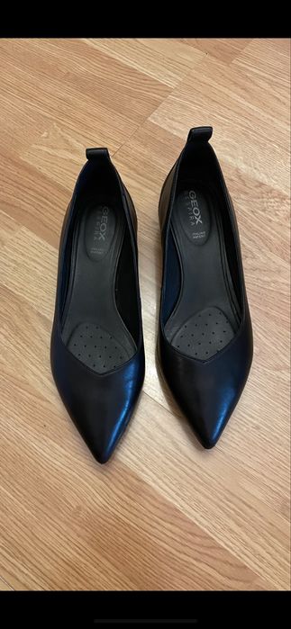 GEOX RESPIRA pantofi dama NOI piele negri nr 38 toc lat mic