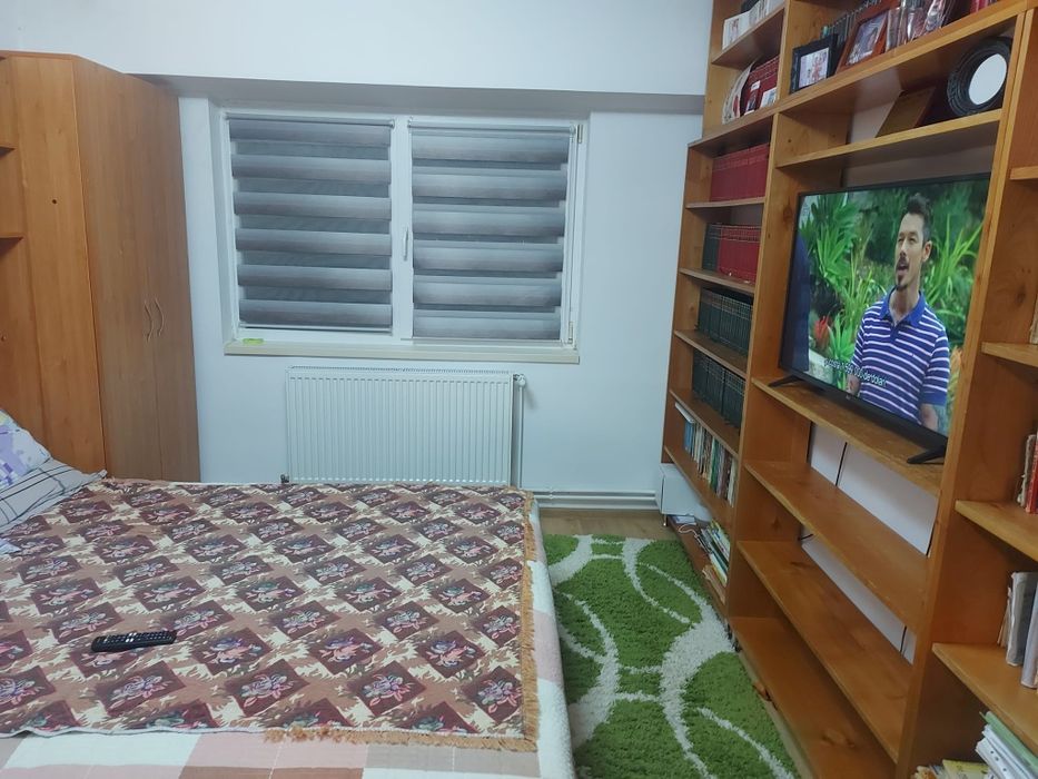 Vand apartament 4 camere.
