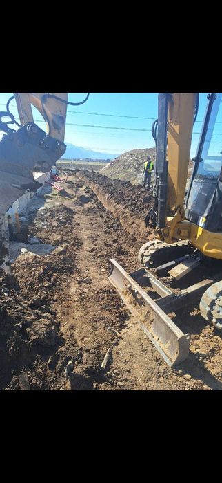 Miniexcavator Caterpillar 2005 – 3.200 kg, senile aproape noi