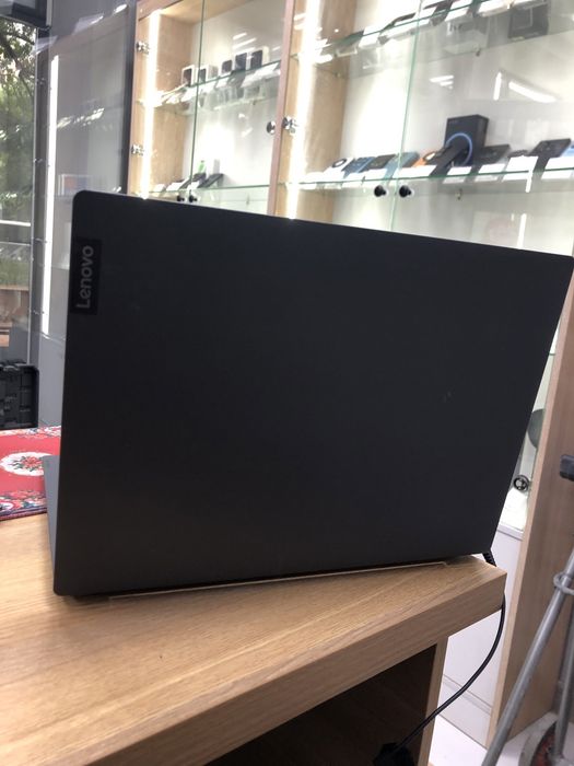 Ноутбук Lenovo V14-ADA (p25)