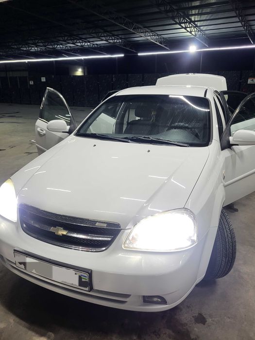 Lasetti 1.8 xolati ideal sotiladi 1 qo'l moshina kraskasi tozza
