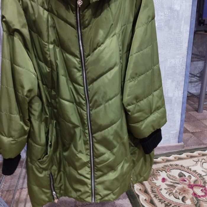 Продам женскую куртку.