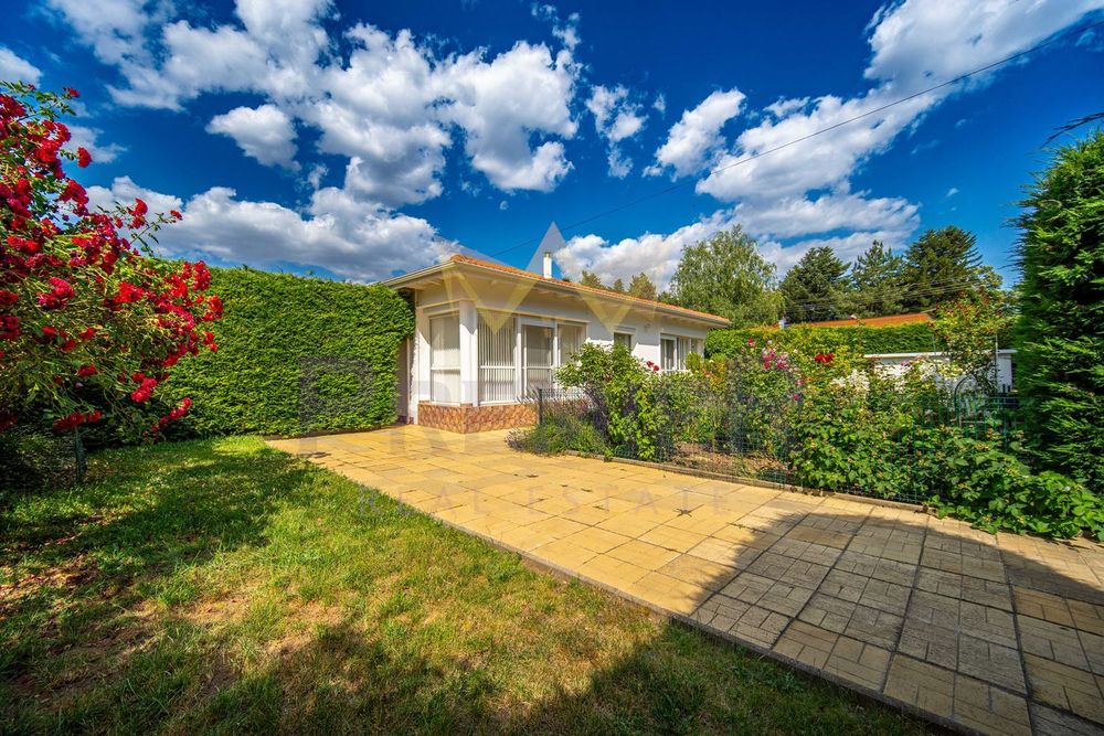 Къща в Добрич, област-с.Соколово площ 240 цена 255000