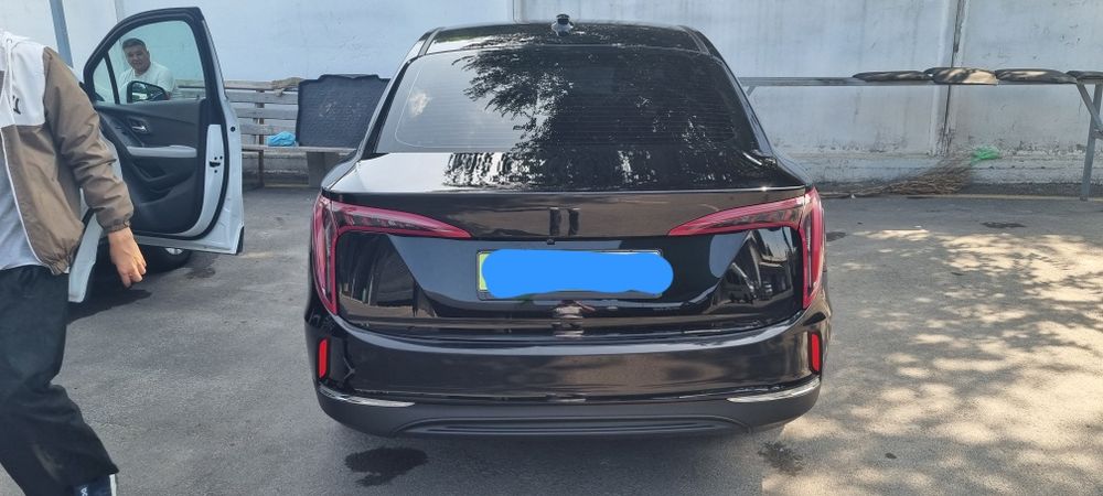 Hongqi sotiladi 71 000 prabek kraskasi tozza 2024 yil