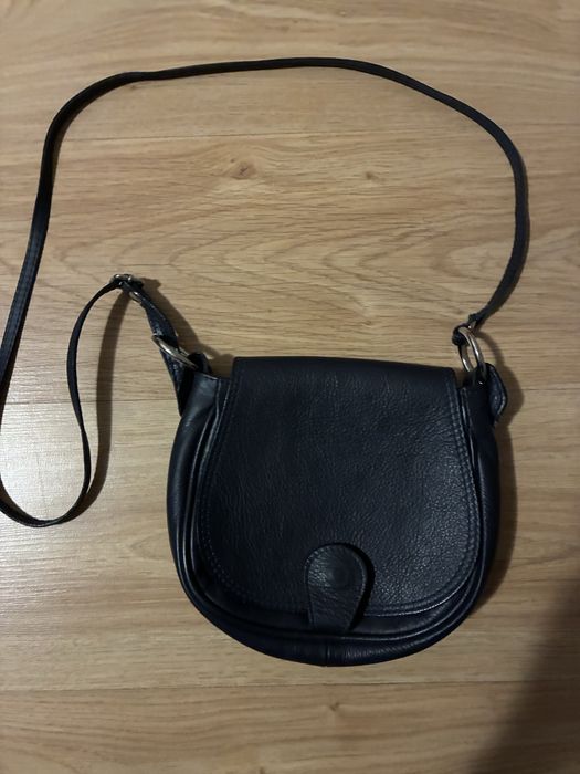 Дамска синя чанта от естествена кожа