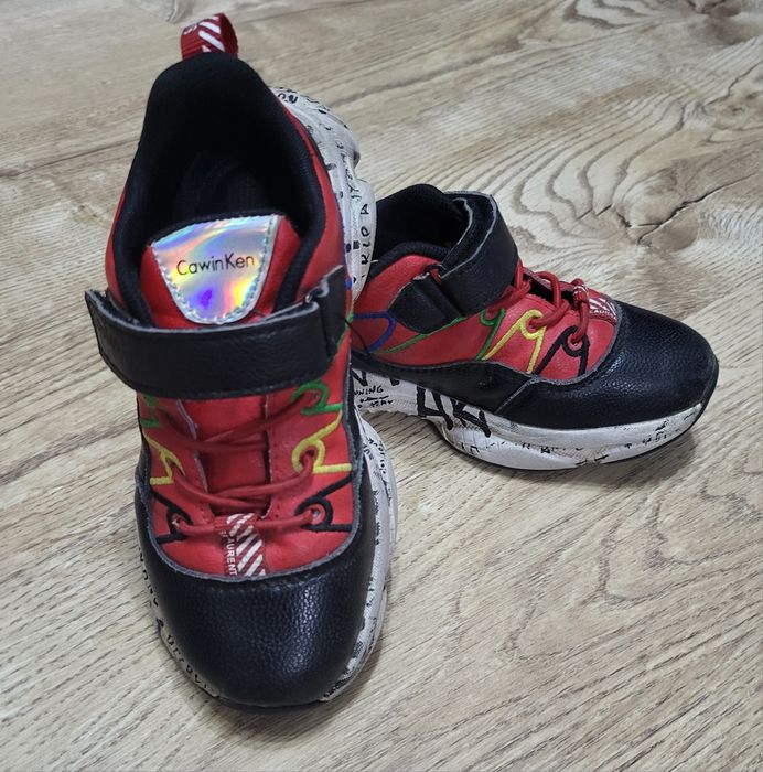 Кроссовки детские