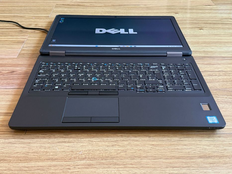 15.6 Dell Latitude E5570`Core i7-6820HQ/8GB DDR4/256GB NVMe/AMD R7-2GB/Full HD IPS
