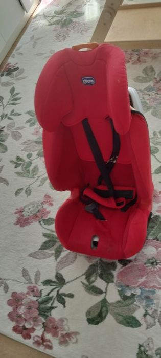 Продам автокресло фирмы Chicco.