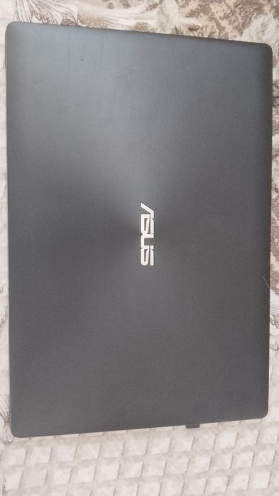 Продаётся рабочий ноутбук