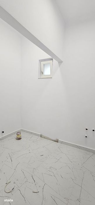 Vand spatiu cu intrare din strada,pretabil cabinete medicale,Pta Cibin