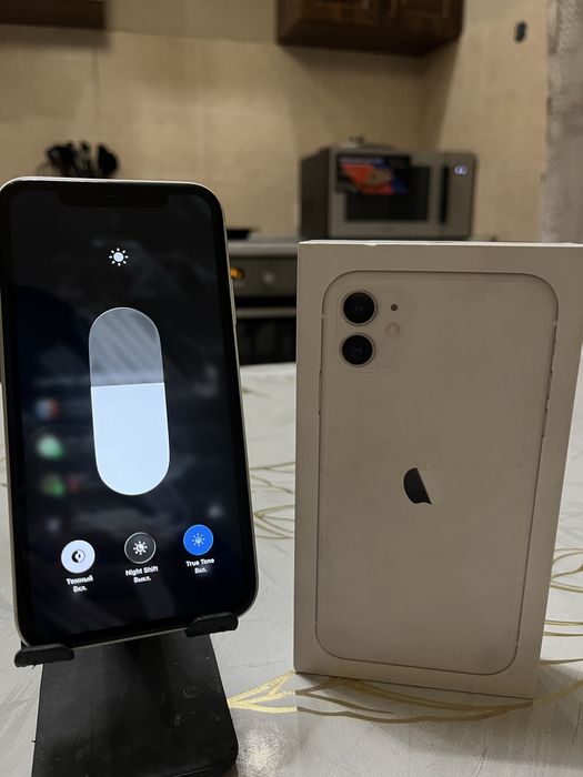 Продам Айфон (iphone) 11